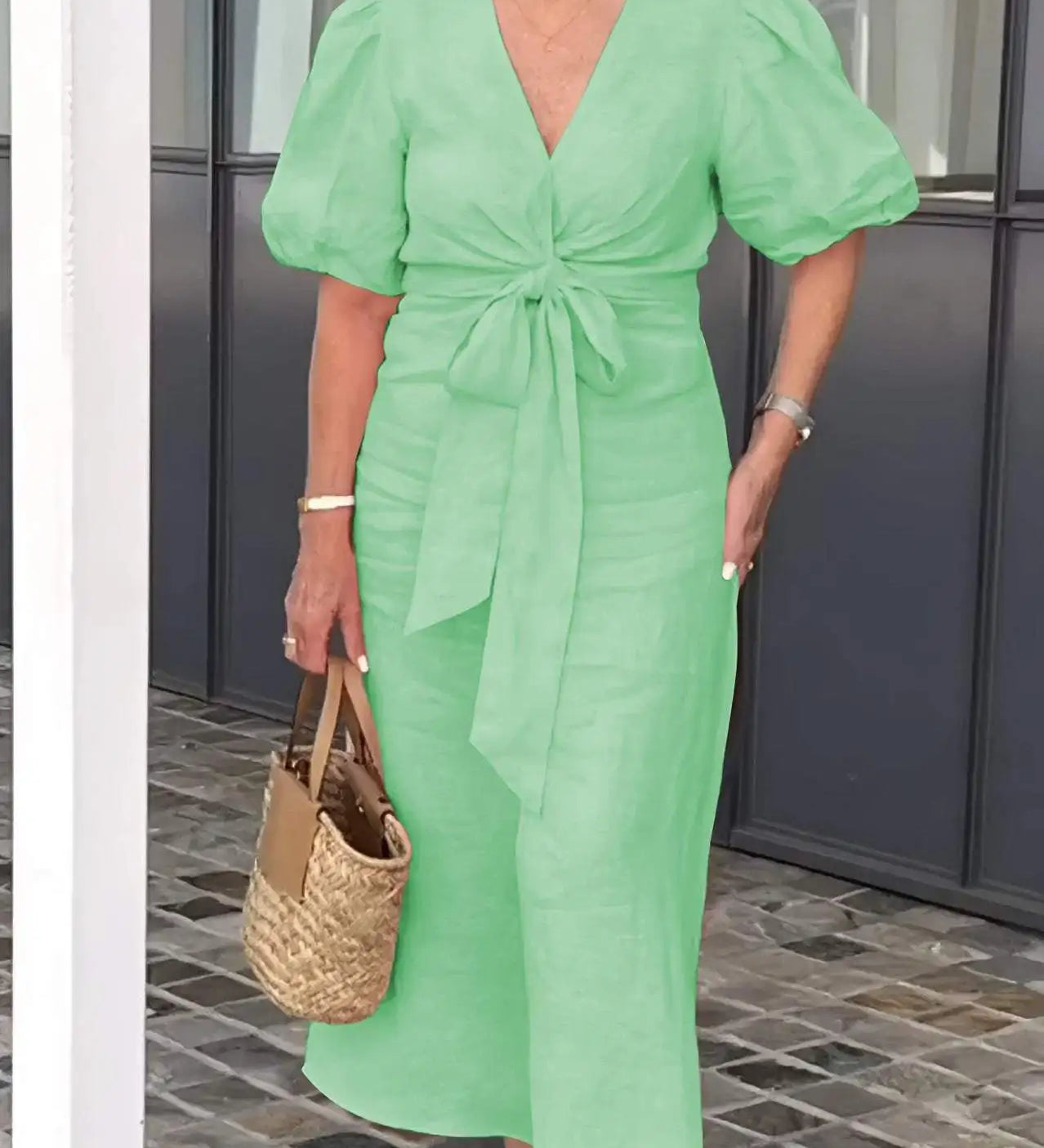 LYNORA | ELEGANT V-NECK MIDI DRESS