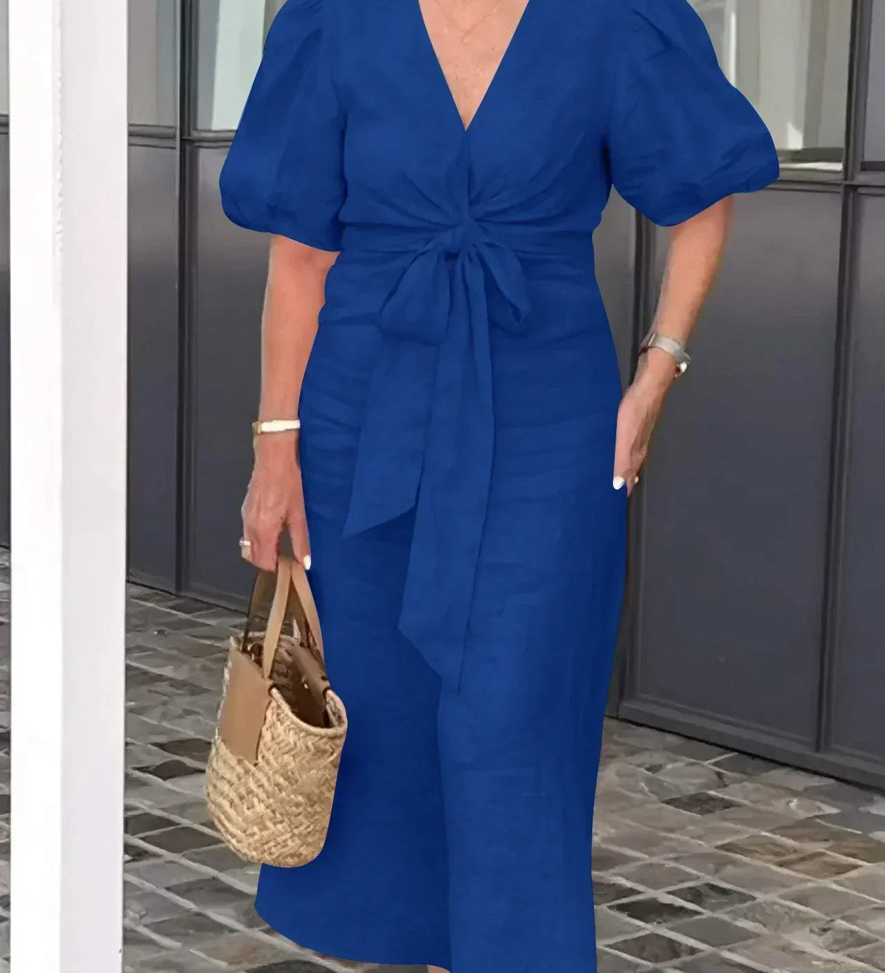 LYNORA | ELEGANT V-NECK MIDI DRESS