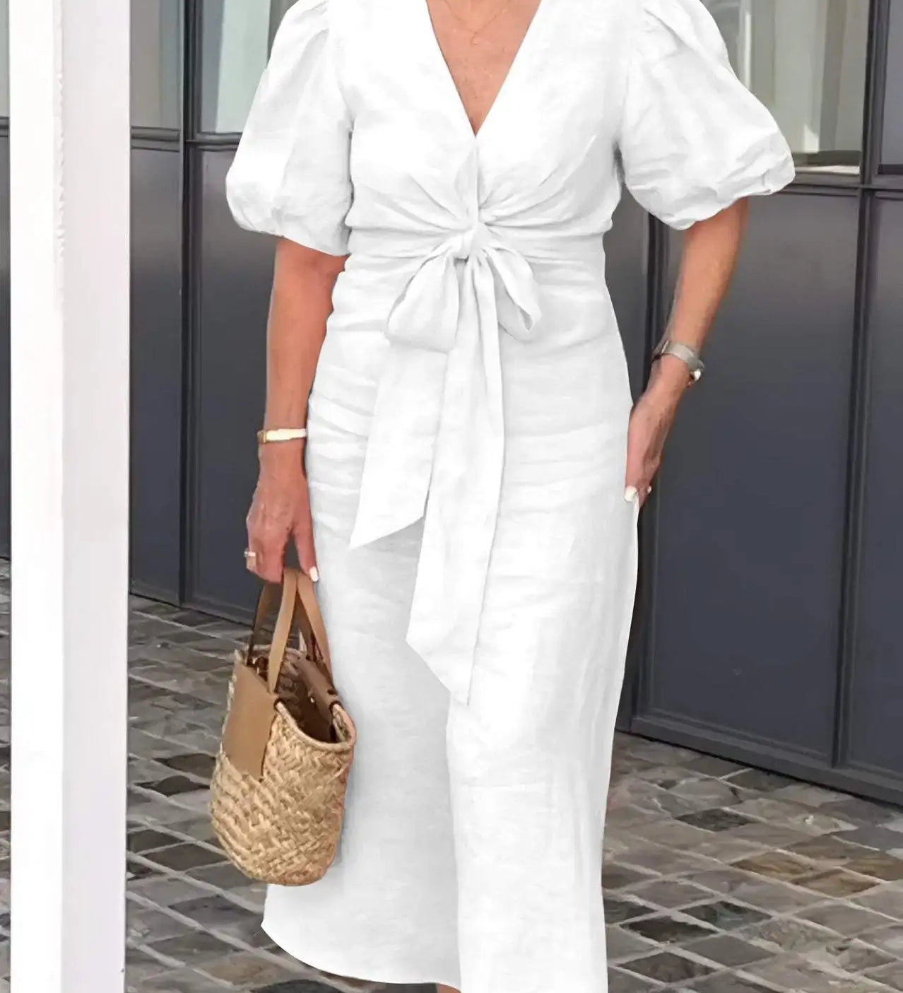 LYNORA | ELEGANT V-NECK MIDI DRESS