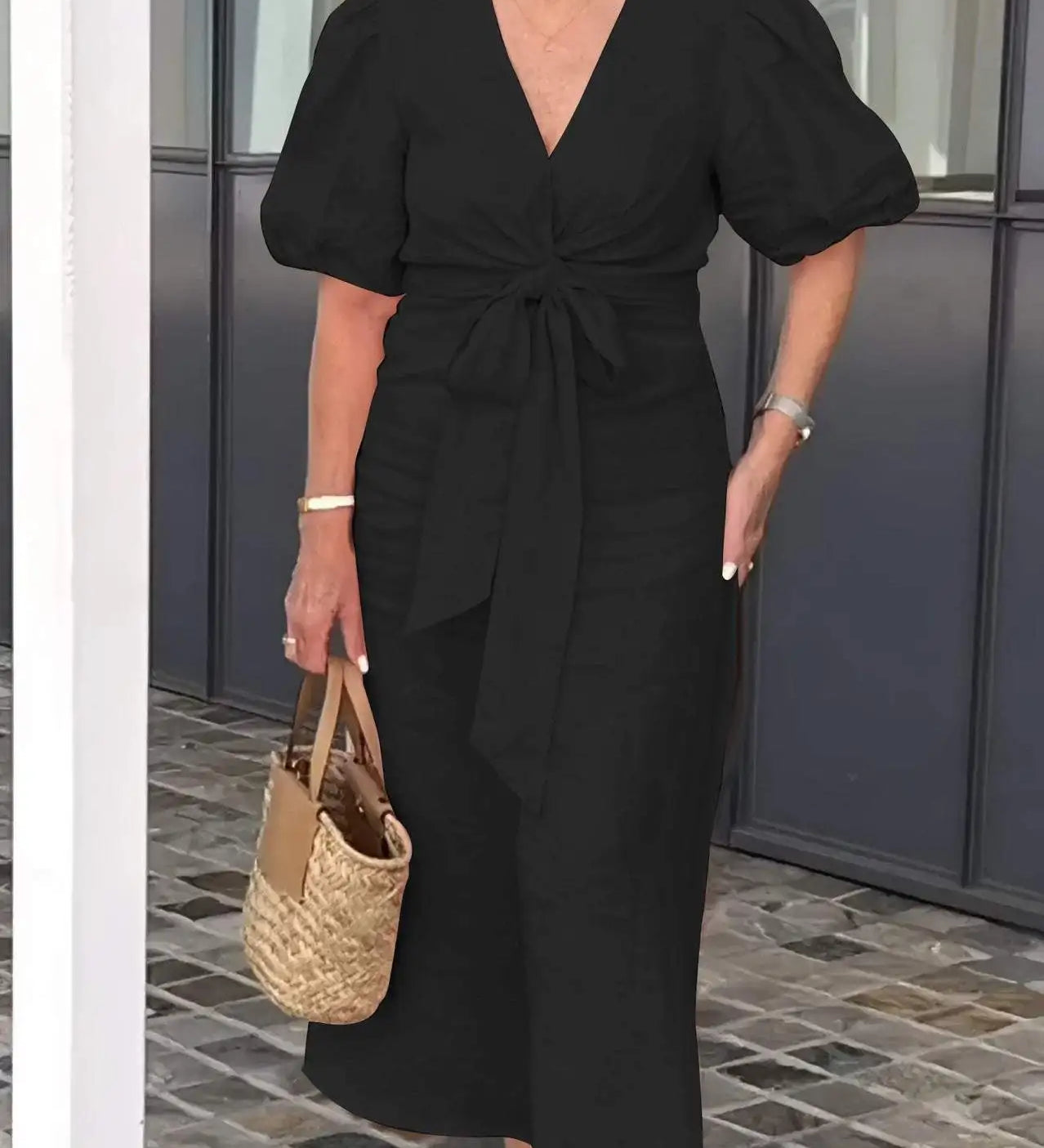LYNORA | ELEGANT V-NECK MIDI DRESS